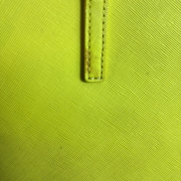 MCM Tote with free Pouch - Picture 8 of 10